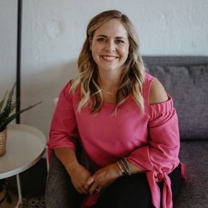 Meet your Posher, Naomi